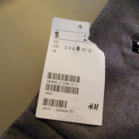 NWT H&M grey zipper skirt! - Picture 2 of 4